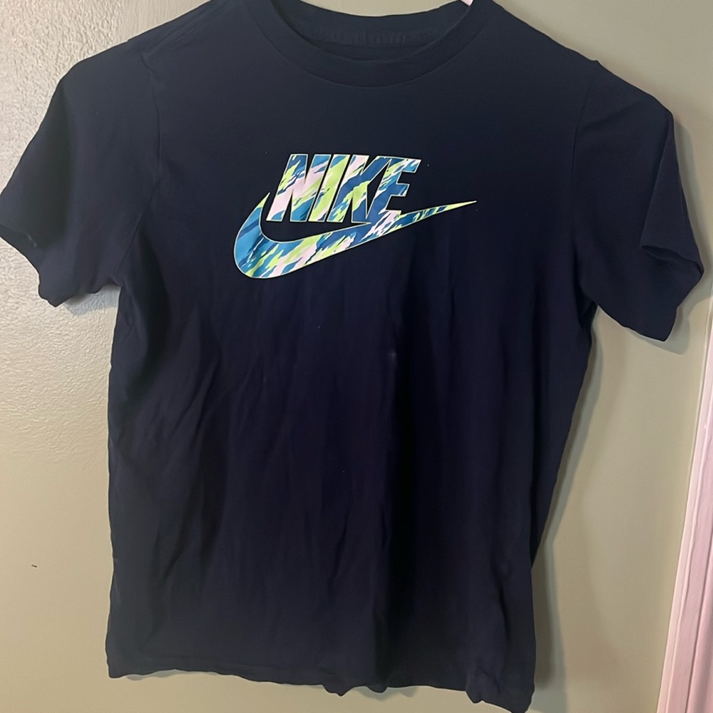 Nike boys tee size M .